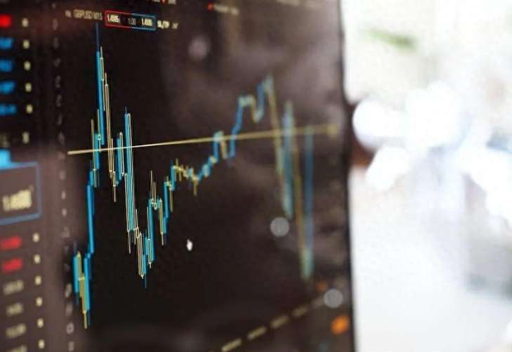 AI Investing: Will It Echo the Dot-Com Bubble?